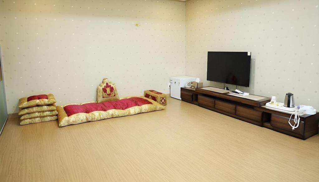Arisu Gyeongju Hotel Екстер'єр фото