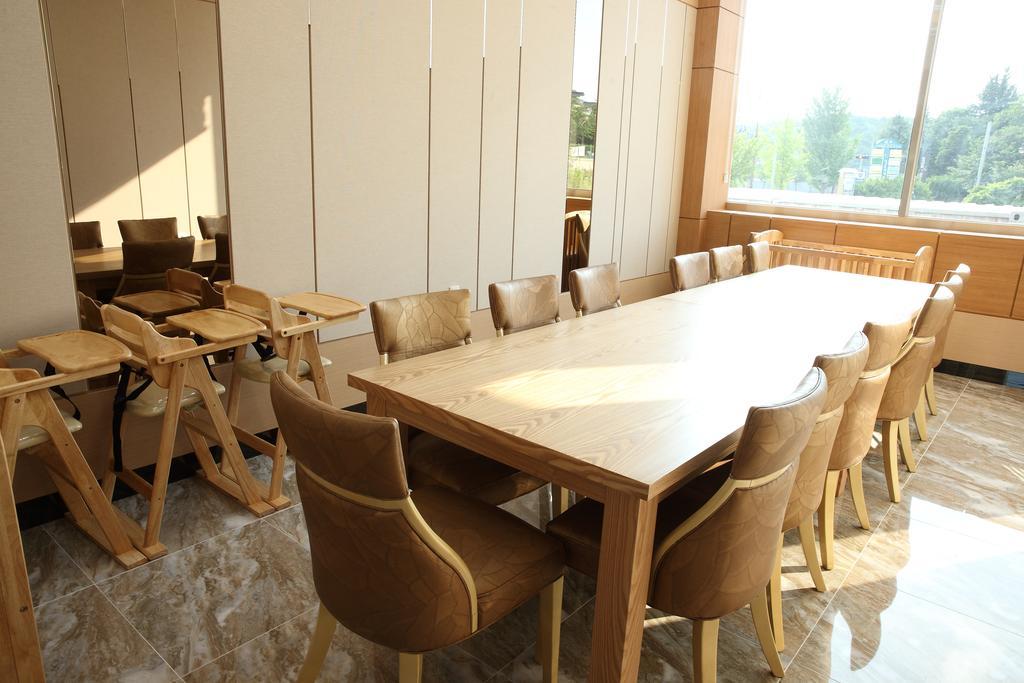 Arisu Gyeongju Hotel Екстер'єр фото